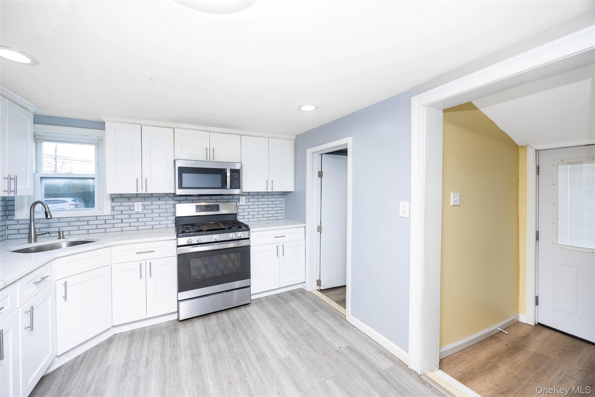 #7 photo, 62 Westend Avenue, नासाउ काउंटी Freeport , NY 11520