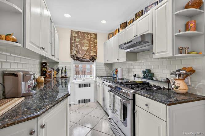 #10 photo, 24 Hamilton Place, Garden City , NY 11530