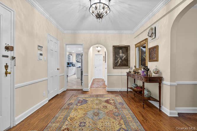 #3 photo, 24 Hamilton Place, Garden City , NY 11530