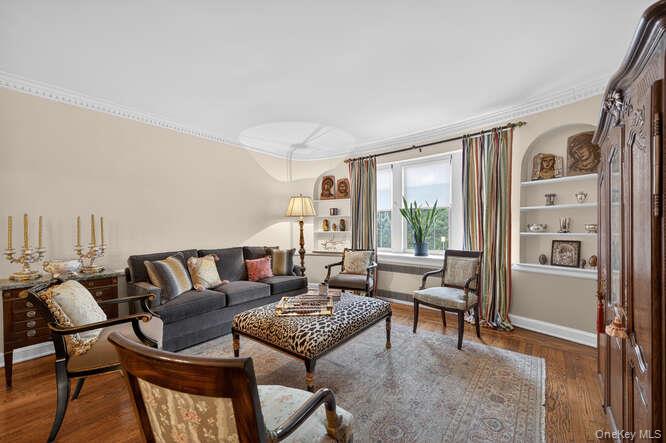 #7 photo, 24 Hamilton Place, Garden City , NY 11530