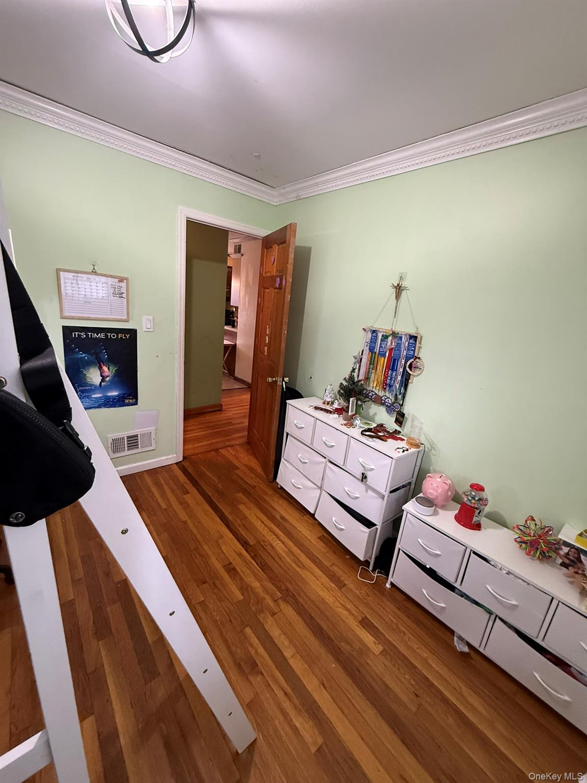 #13 photo, 346 Holmes Street, Levittown , NY 11756