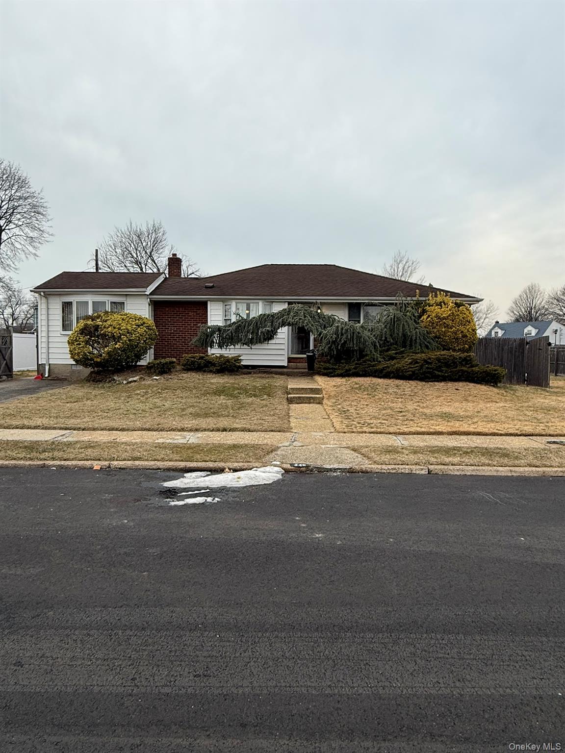 #2 photo, 346 Holmes Street, Levittown , NY 11756