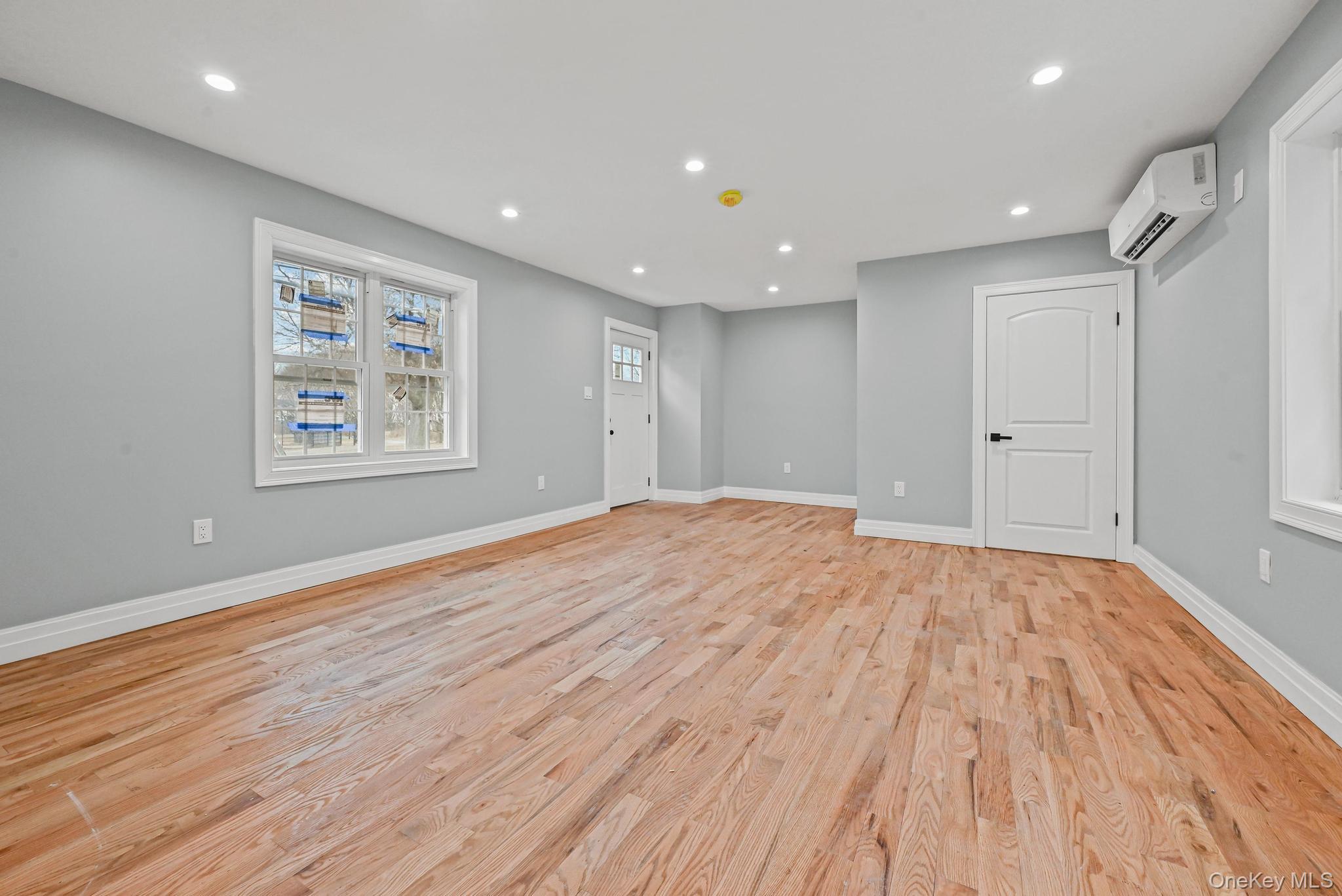 #10 photo, 118-11 Lakeview Boulevard, Jamaica , NY 11434