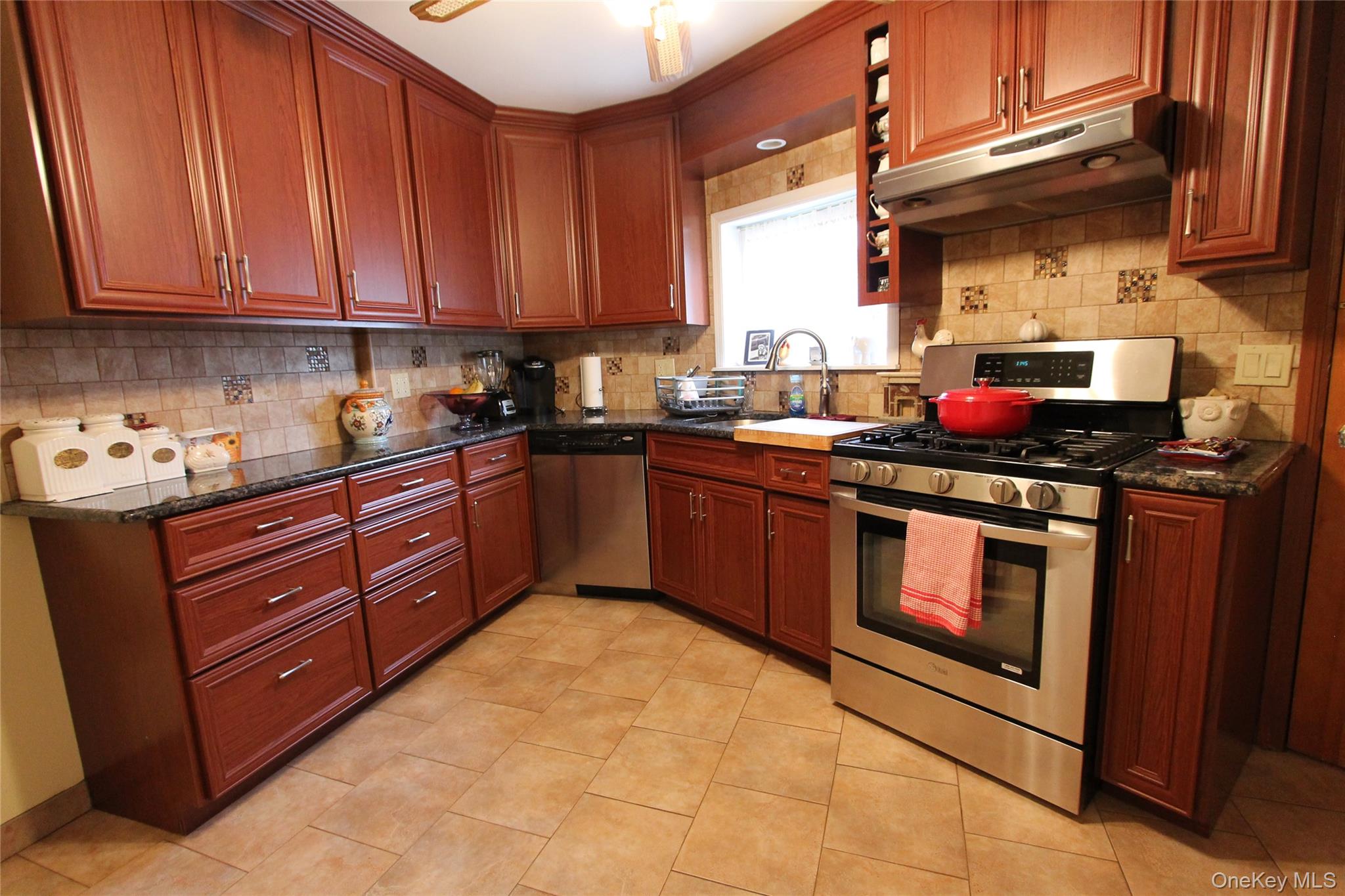 #7 photo, 66-41 Gray Street, Middle Village , NY 11379