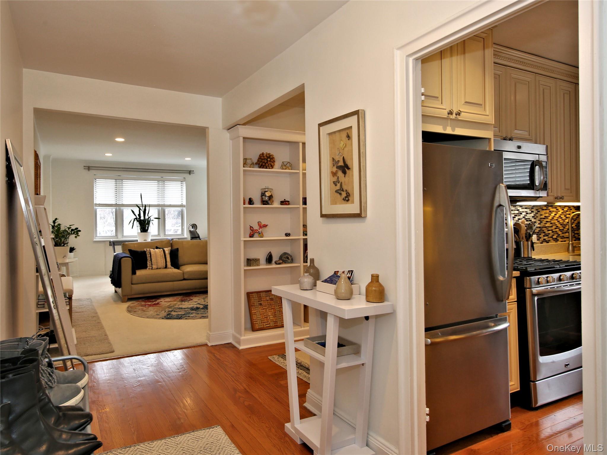 #1 photo, 50 N Broadway, White Plains , NY 10603