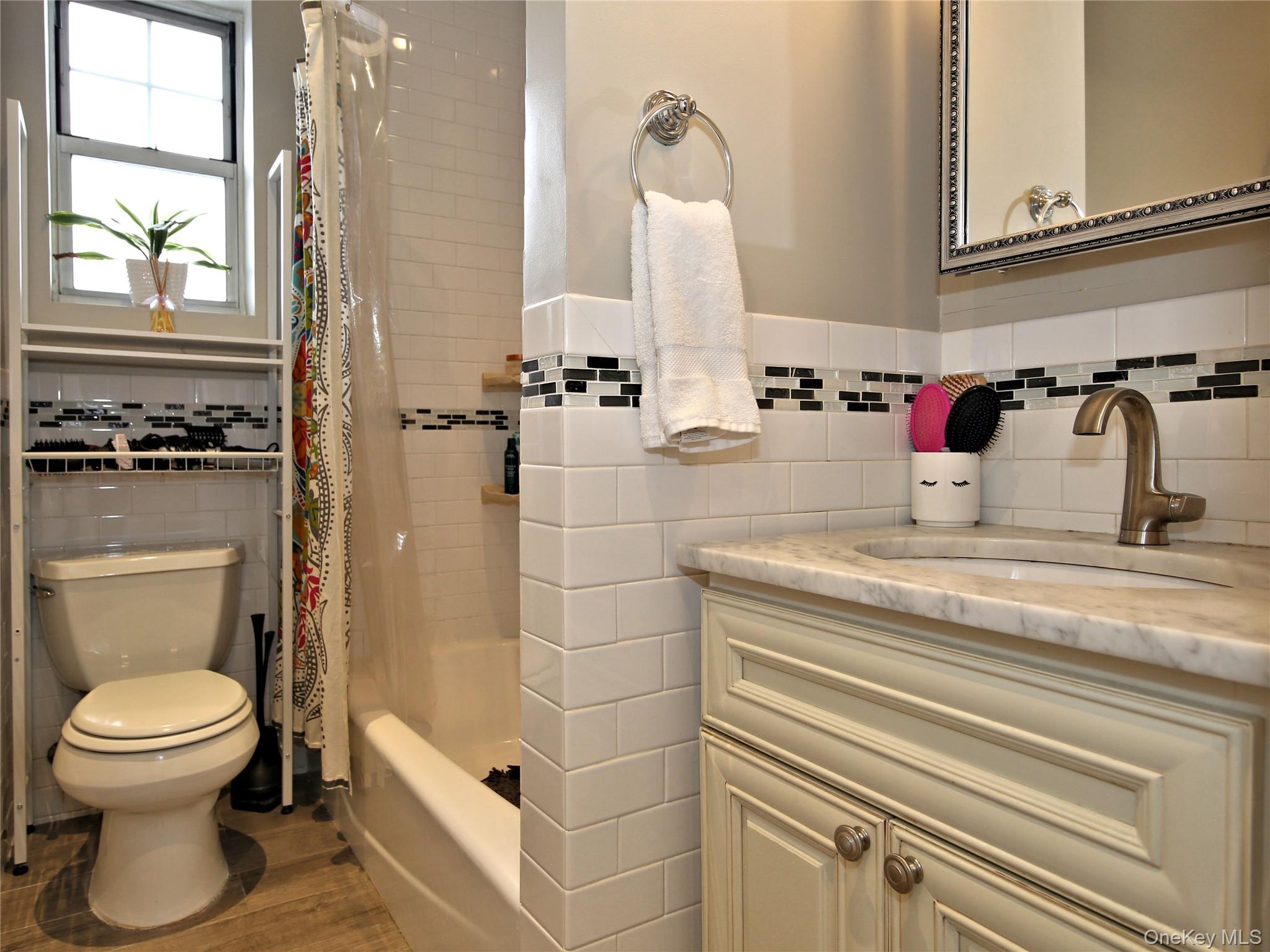 #12 photo, 50 N Broadway, White Plains , NY 10603