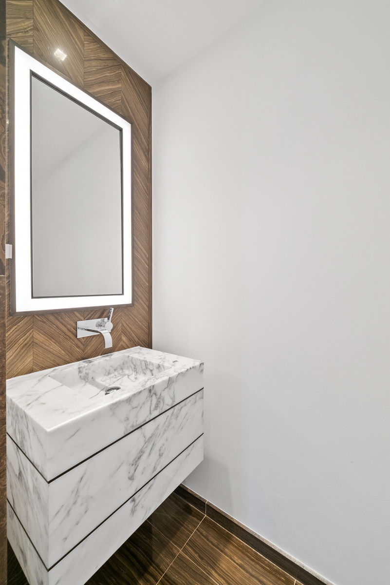 #19 photo, New York City, Lincoln Square , NY 10023