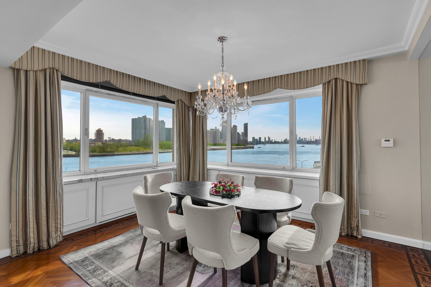 #1 photo, 45 SUTTON Place S, मैनहटन Sutton Place , NY 10022