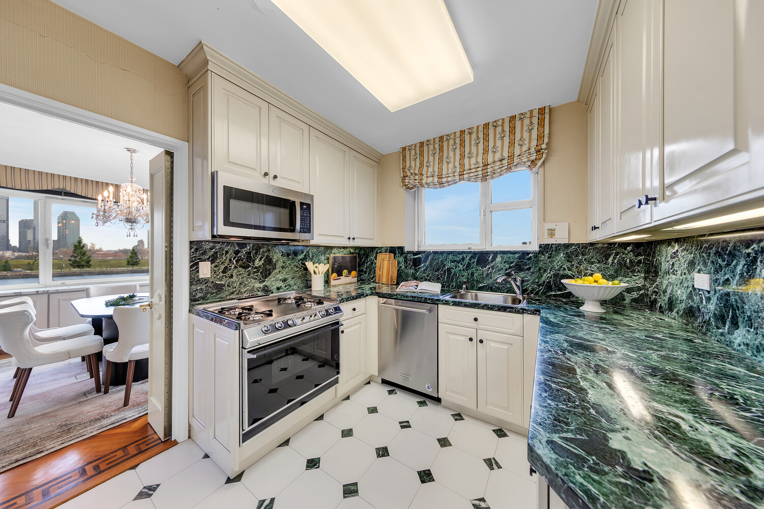 #7 photo, 45 SUTTON Place S, मैनहटन Sutton Place , NY 10022