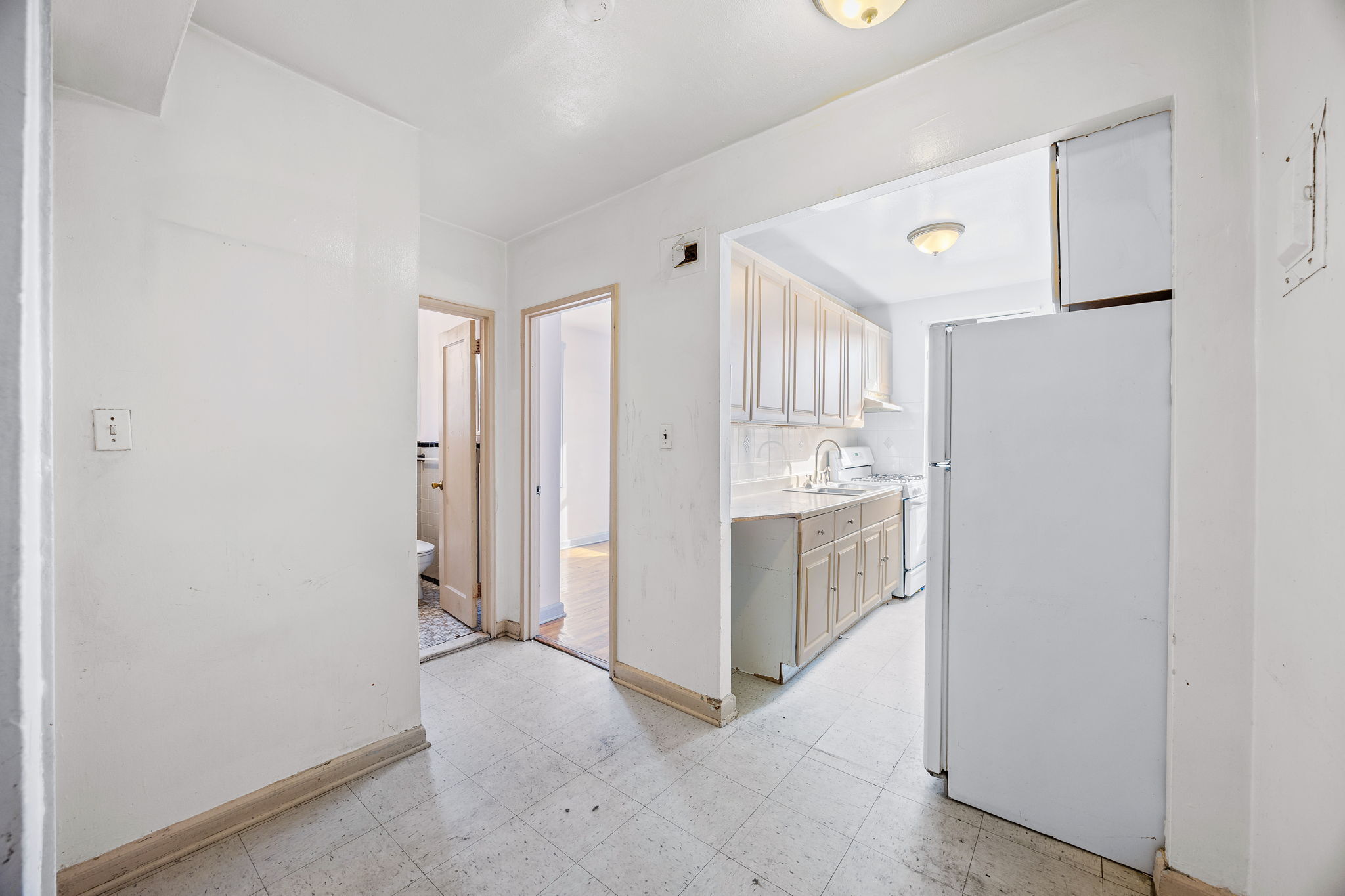 #9 photo, 97-25 64th Avenue, Rego Park , NY 11374