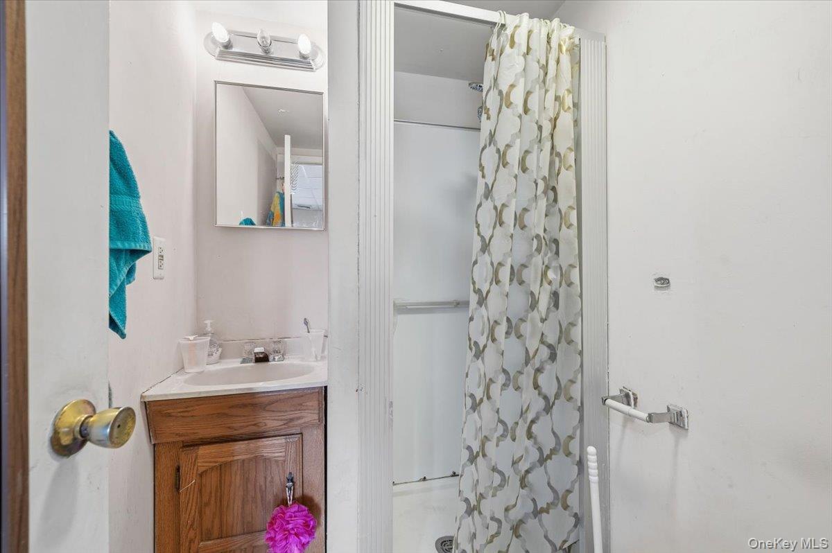 #16 photo, 13 Jean Road, सफ़ोक काउंटी West Islip , NY 11795