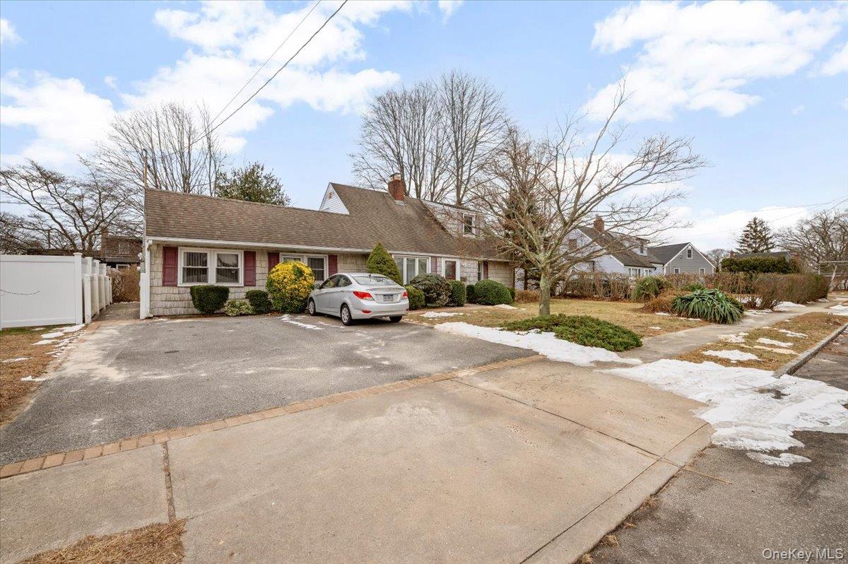 #2 photo, 13 Jean Road, सफ़ोक काउंटी West Islip , NY 11795