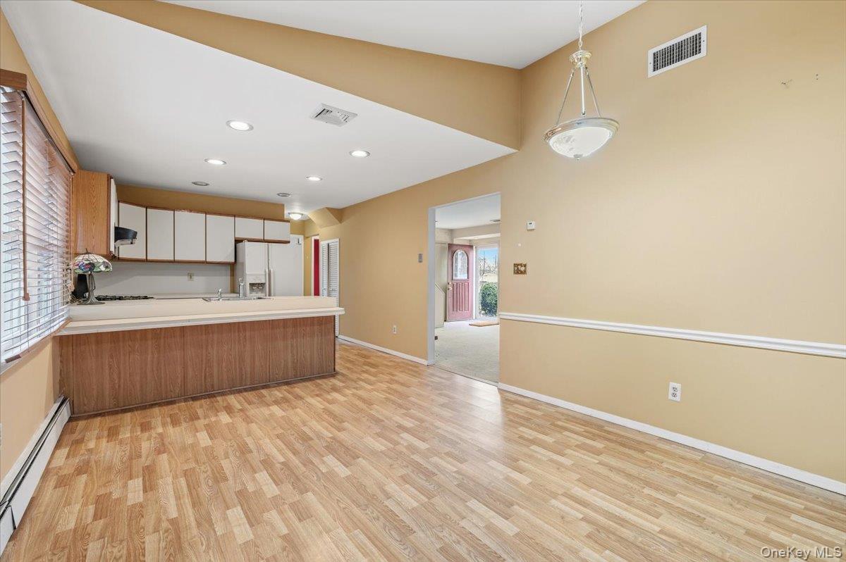 #6 photo, 13 Jean Road, सफ़ोक काउंटी West Islip , NY 11795