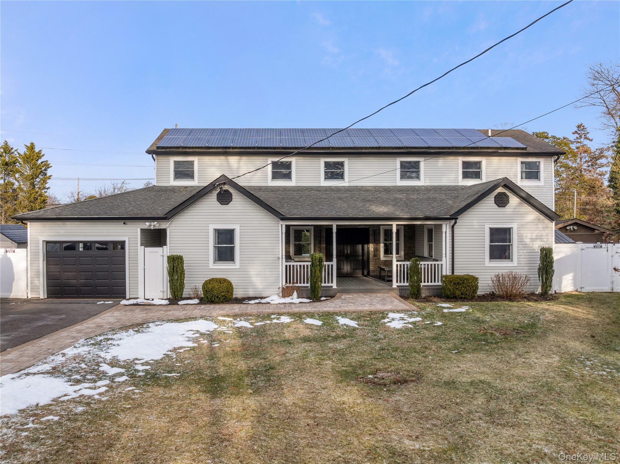 #1 photo, 24 Twin River Drive, सफ़ोक काउंटी Oakdale , NY 11769