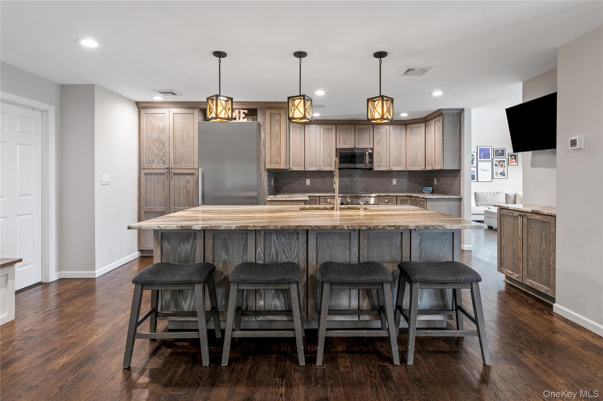 #7 photo, 24 Twin River Drive, सफ़ोक काउंटी Oakdale , NY 11769