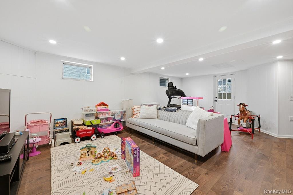 #19 photo, 15 School Street, Нассау ‖ Port Washington , NY 11050