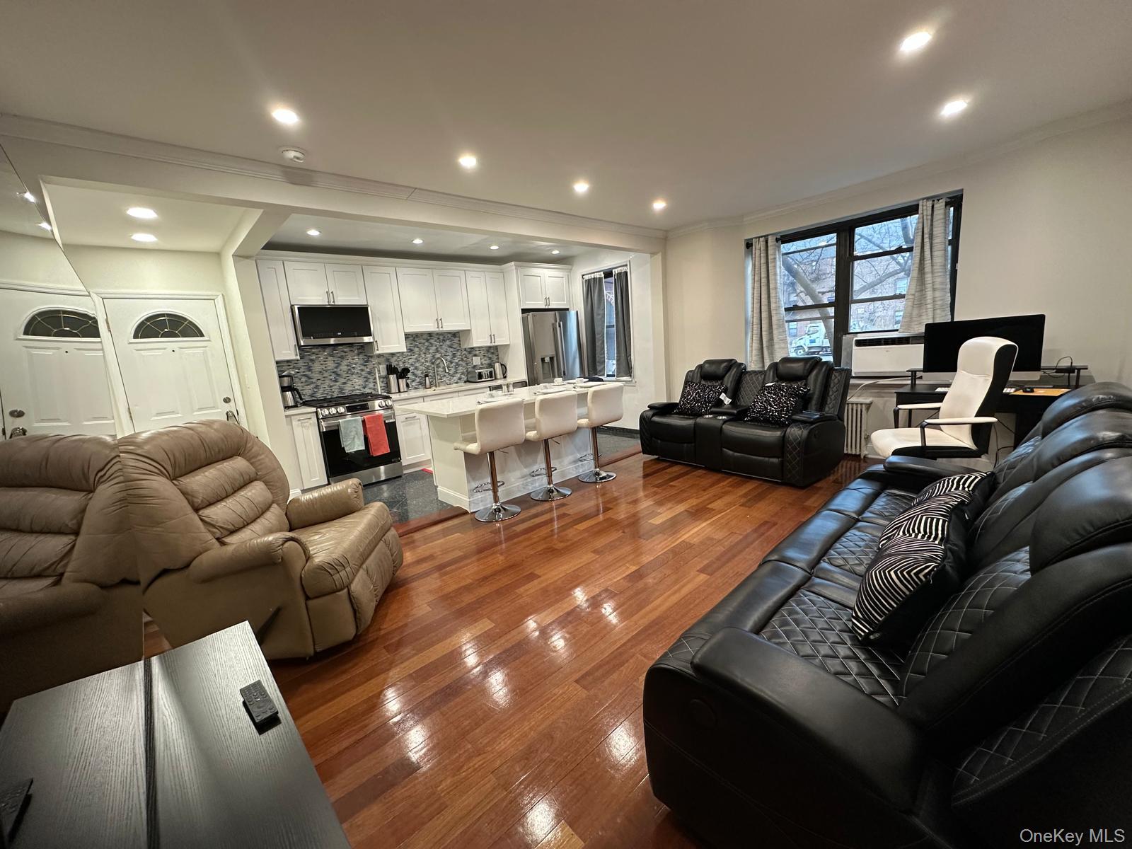 #1 photo, 7713 Ditmars Boulevard, East Elmhurst , NY 11370