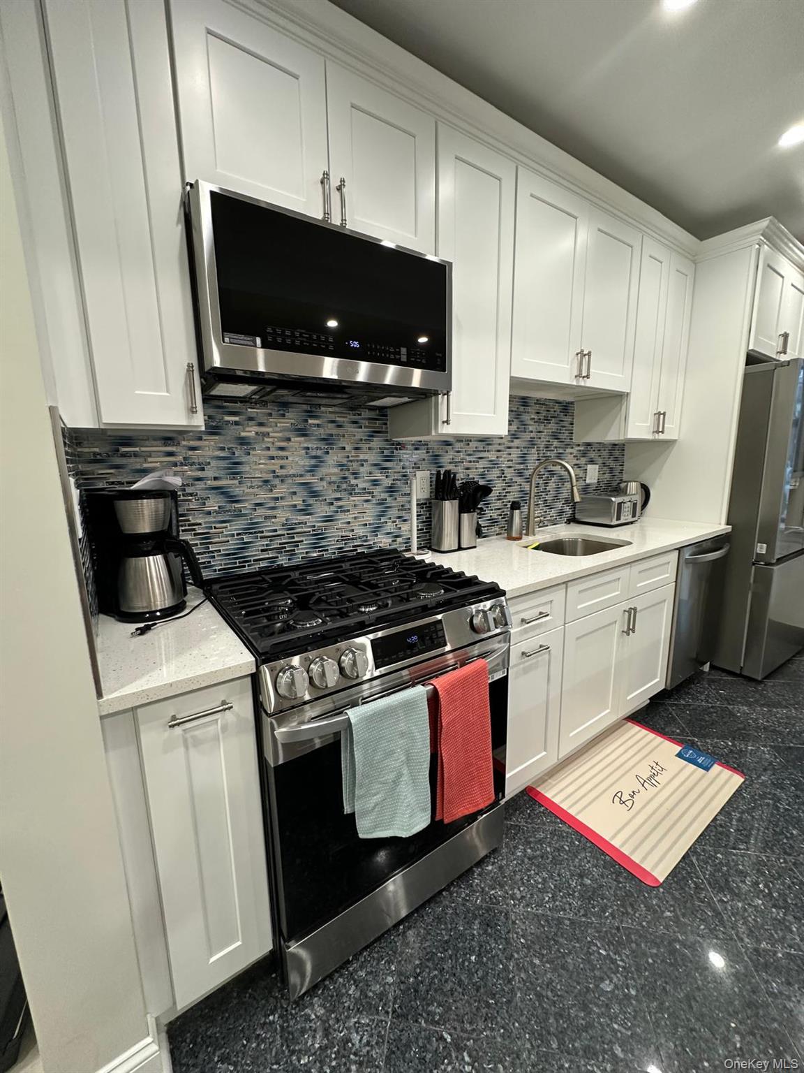 #13 photo, 7713 Ditmars Boulevard, East Elmhurst , NY 11370