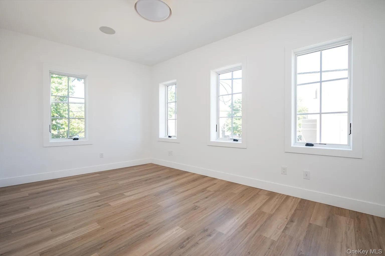 #10 photo, 270 Garden Street, ناسو Roslyn Heights , NY 11577