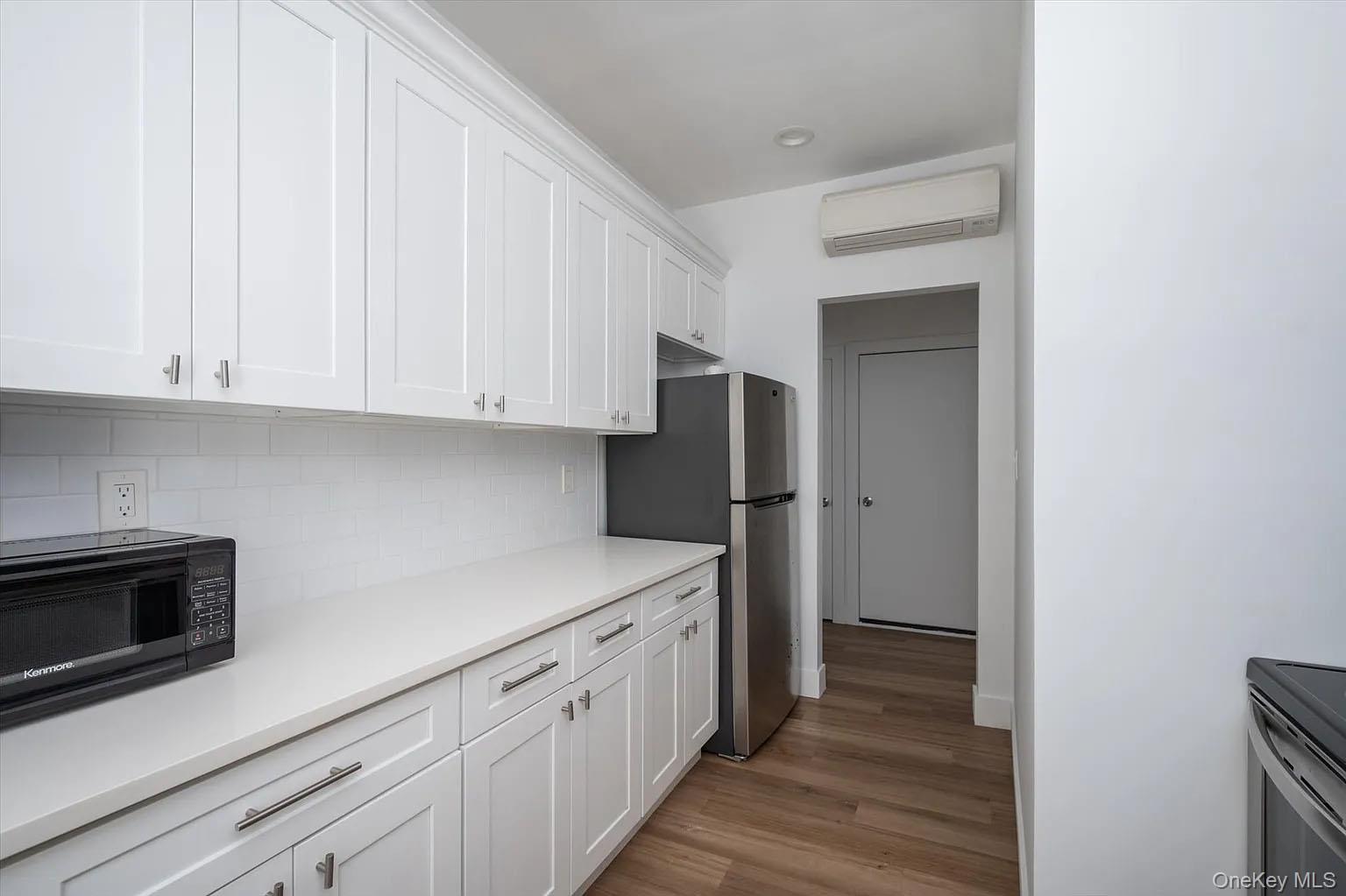 #2 photo, 270 Garden Street, ناسو Roslyn Heights , NY 11577