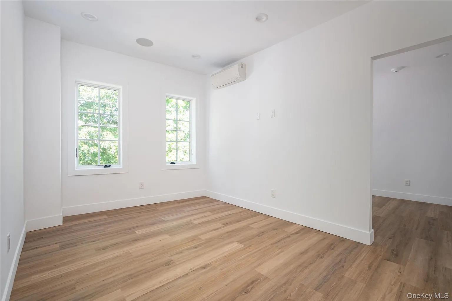 #5 photo, 270 Garden Street, ناسو Roslyn Heights , NY 11577