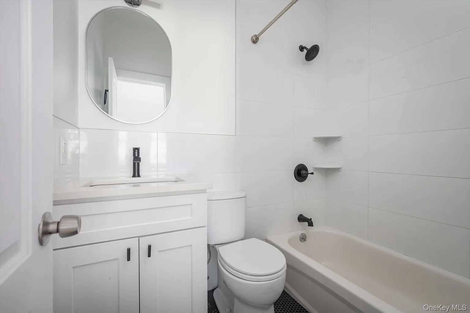 #7 photo, 270 Garden Street, ناسو Roslyn Heights , NY 11577