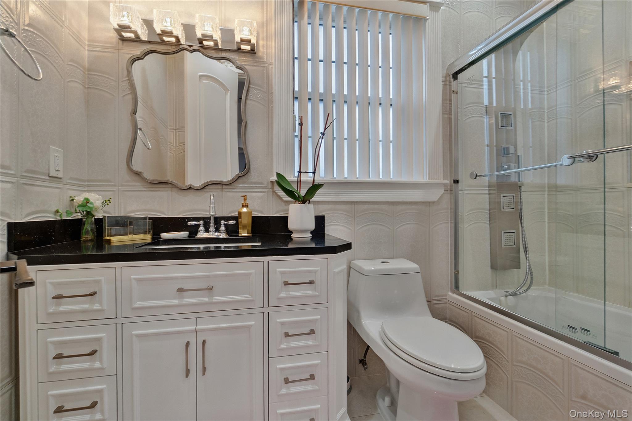 #18 photo, 19319 109th Road, कुईंस Saint Albans , NY 11412