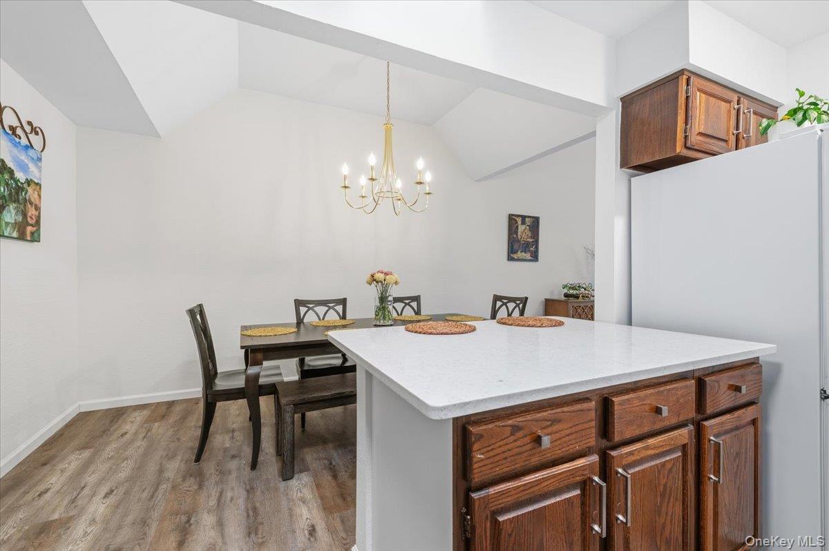 #10 photo, 22 SO. Gate Circle, Нассау ‖ Massapequa Park , NY 11762