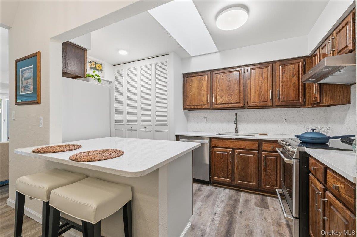 #11 photo, 22 SO. Gate Circle, Нассау ‖ Massapequa Park , NY 11762