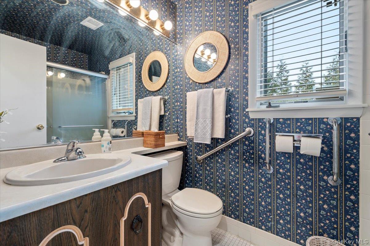 #17 photo, 22 SO. Gate Circle, Нассау ‖ Massapequa Park , NY 11762