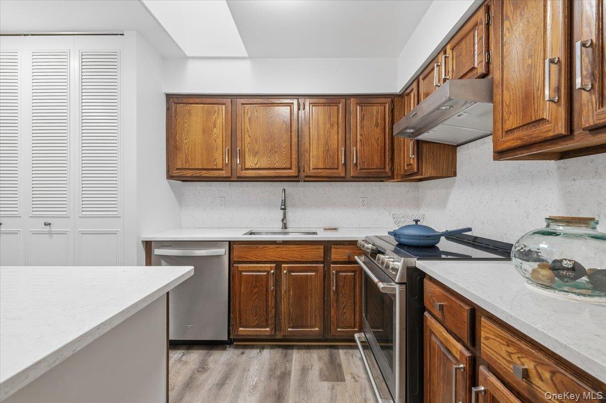 #9 photo, 22 SO. Gate Circle, Нассау ‖ Massapequa Park , NY 11762