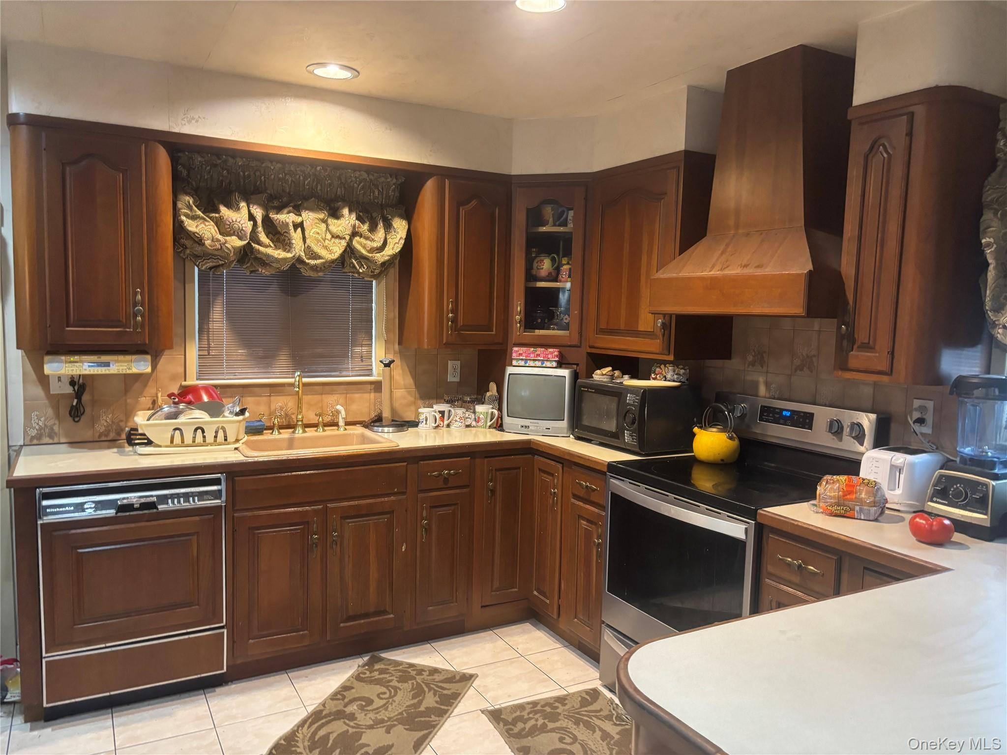 #11 photo, 606 Blair Drive, Westbury , NY 11590