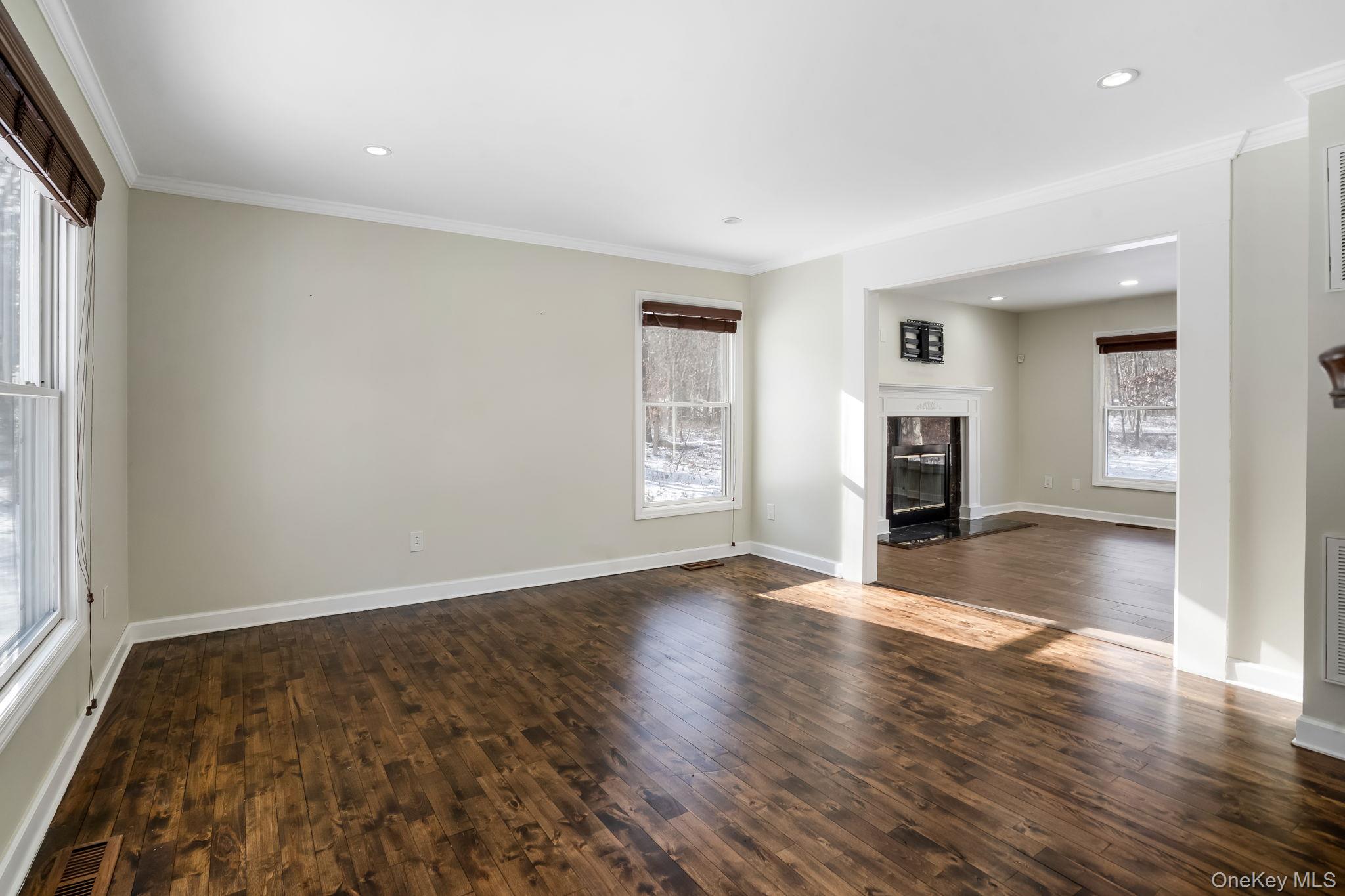 #4 photo, 400 Eastport Manor Road, Manorville , NY 11949