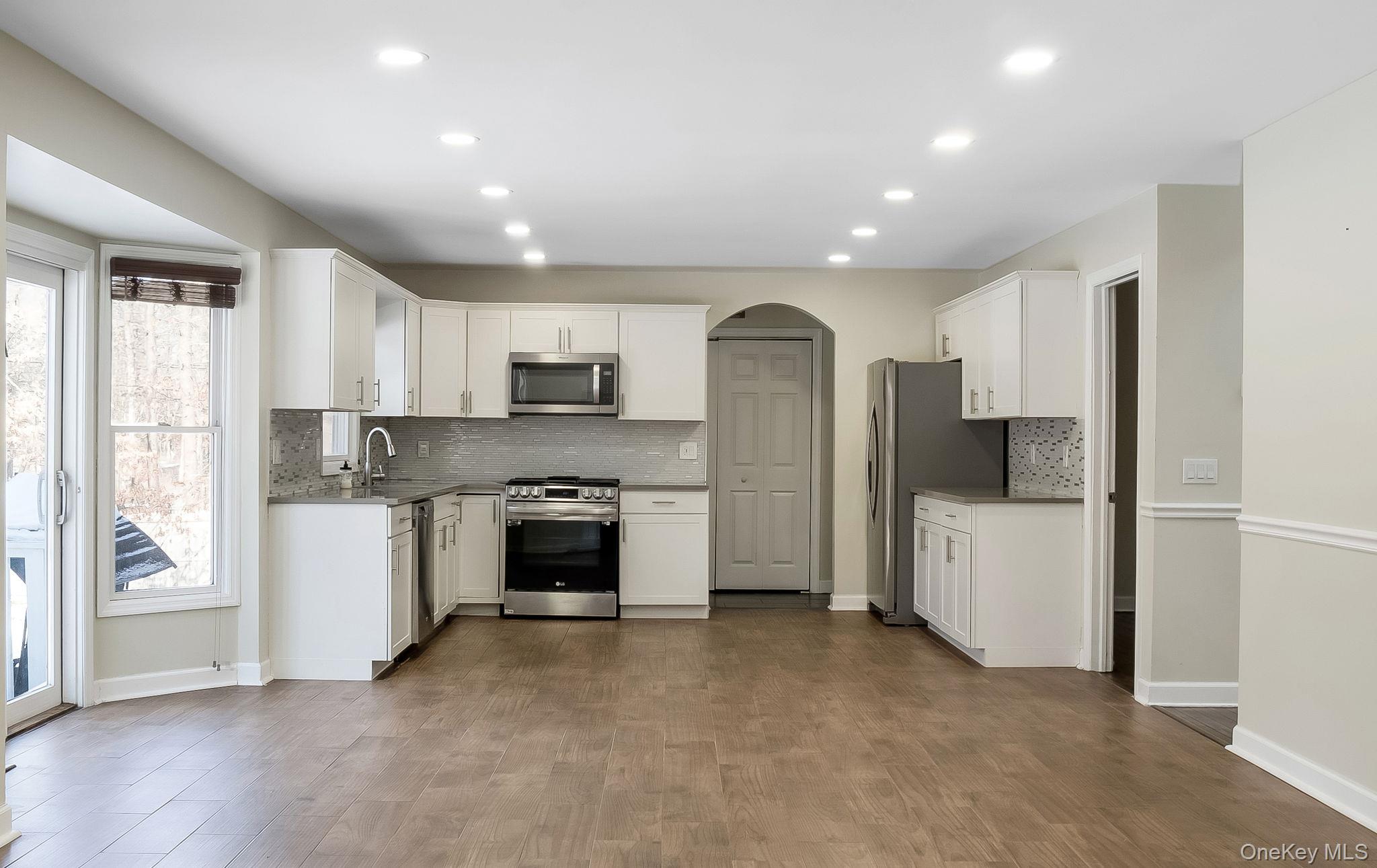 #8 photo, 400 Eastport Manor Road, Manorville , NY 11949