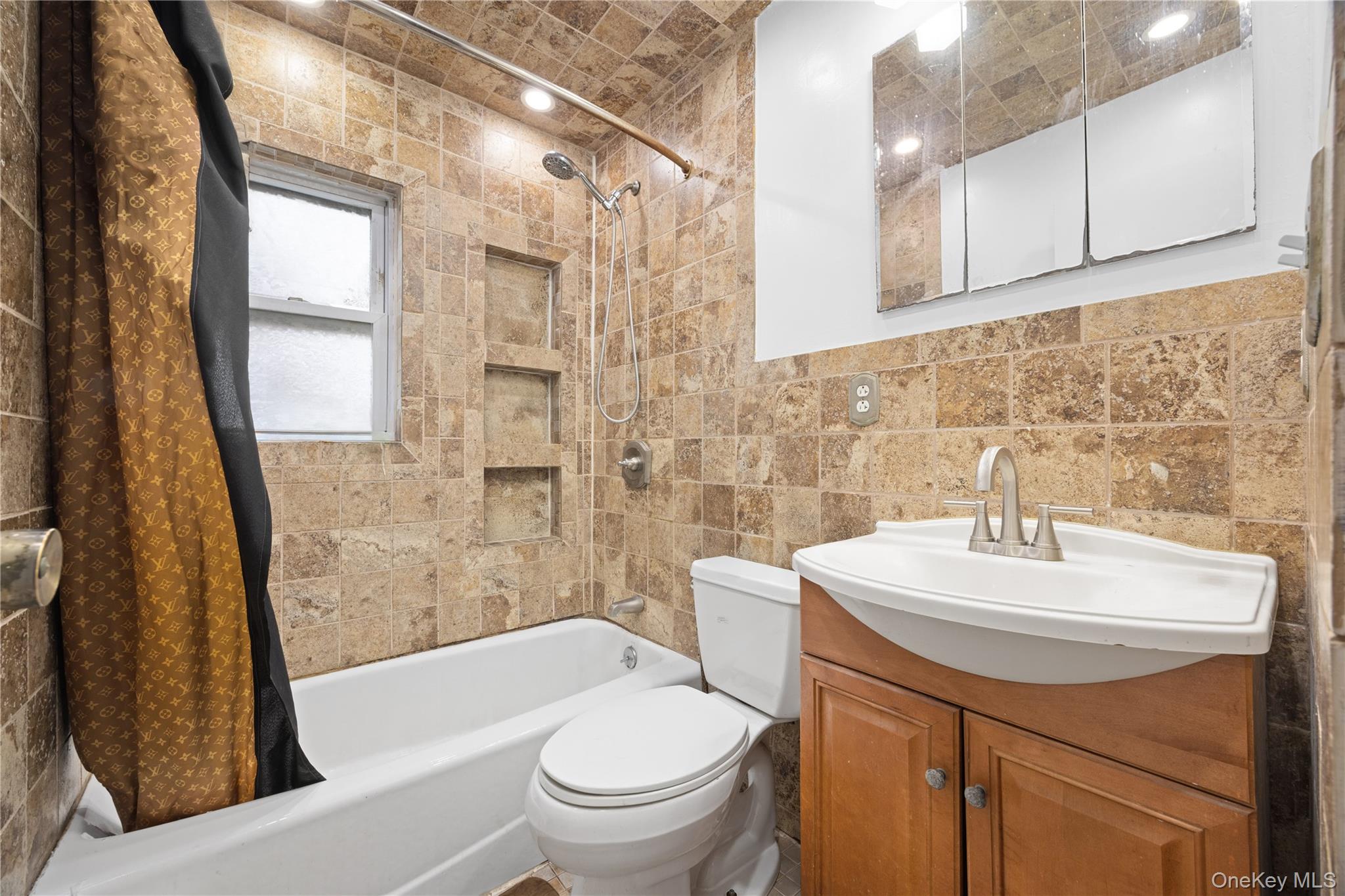 #16 photo, 24 Jackson Avenue, Elmont , NY 11003