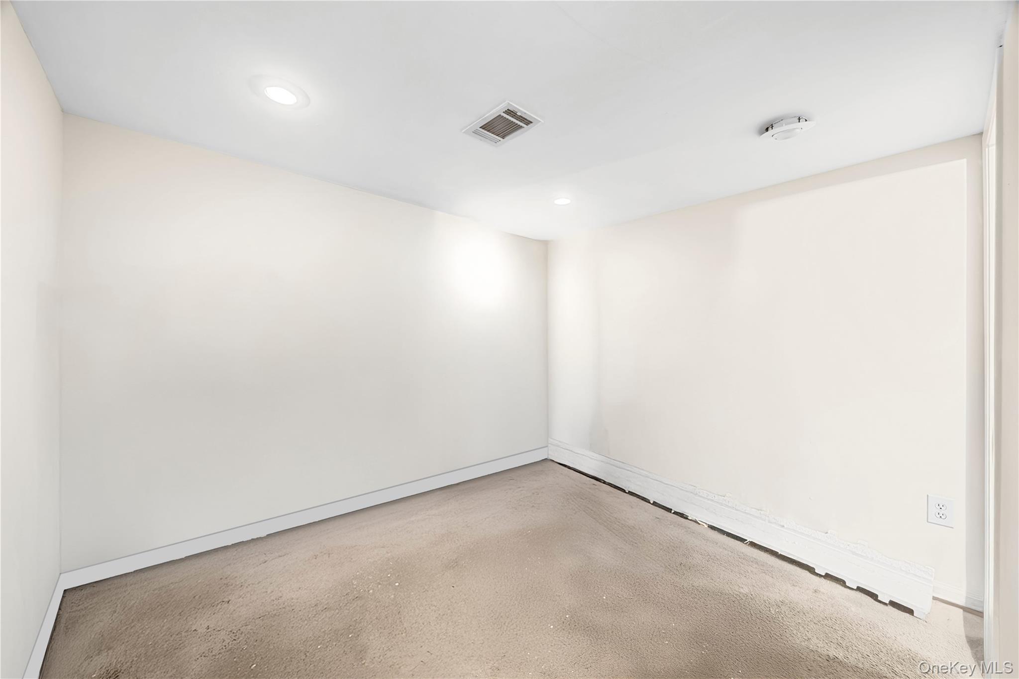 #20 photo, 24 Jackson Avenue, Elmont , NY 11003