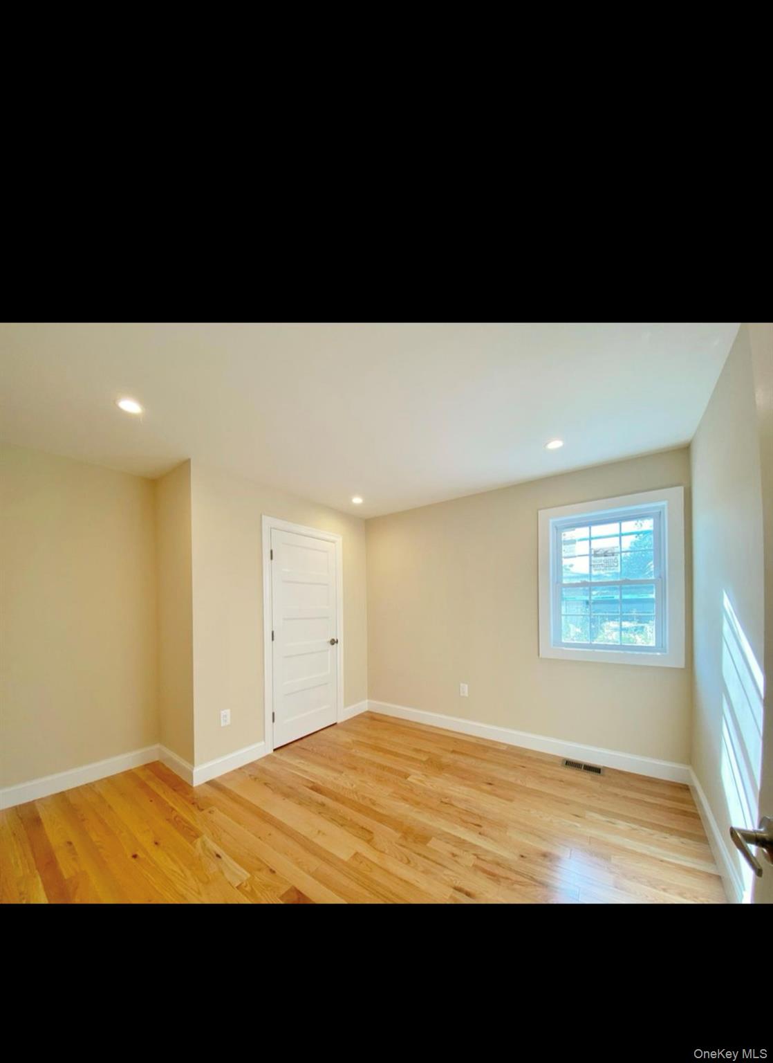 #3 photo, 11485 177th Place, Addisleigh Park , NY 11434