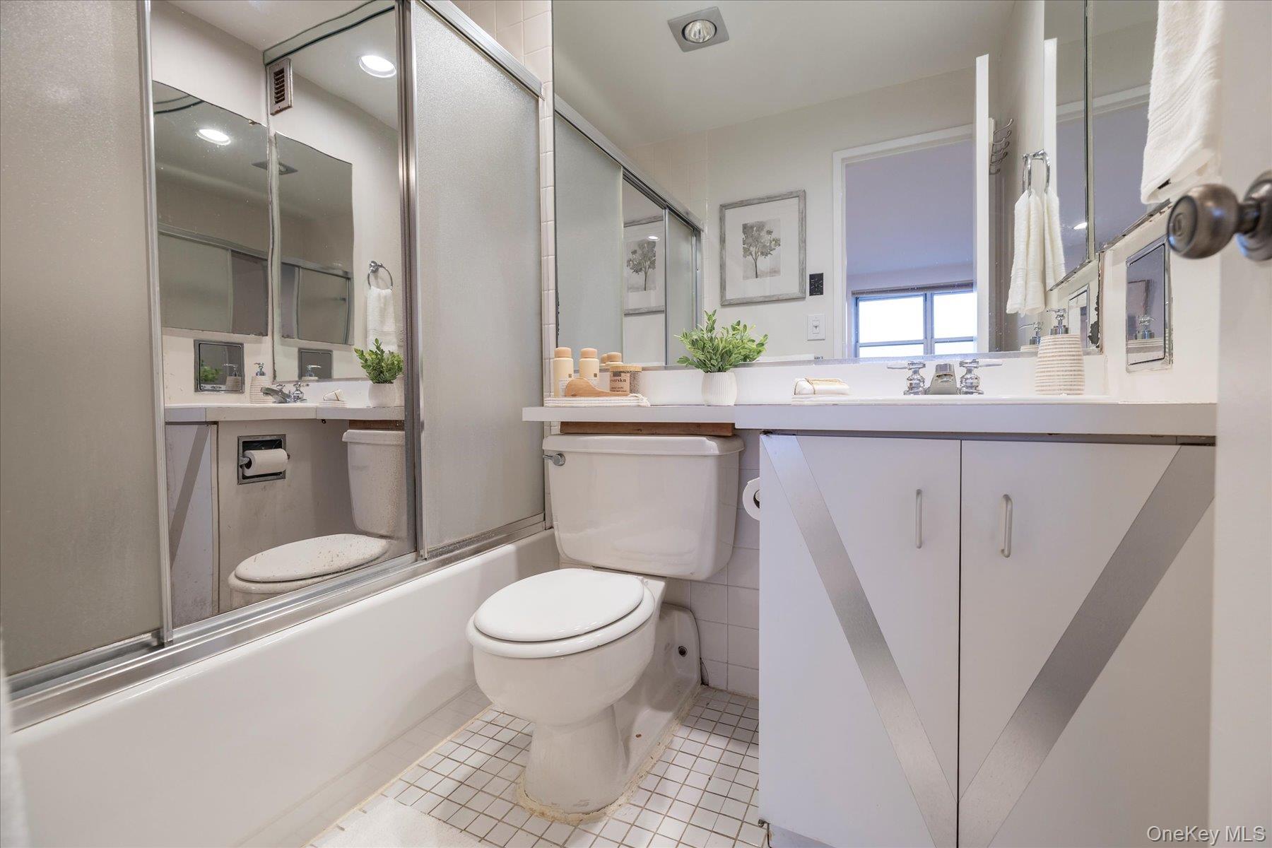 #18 photo, 2 Richmond Road, Lido Beach , NY 11561