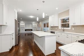 #14 photo, 11 Evelyn Court, Syosset , NY 11791