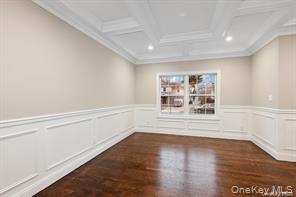 #15 photo, 11 Evelyn Court, Syosset , NY 11791