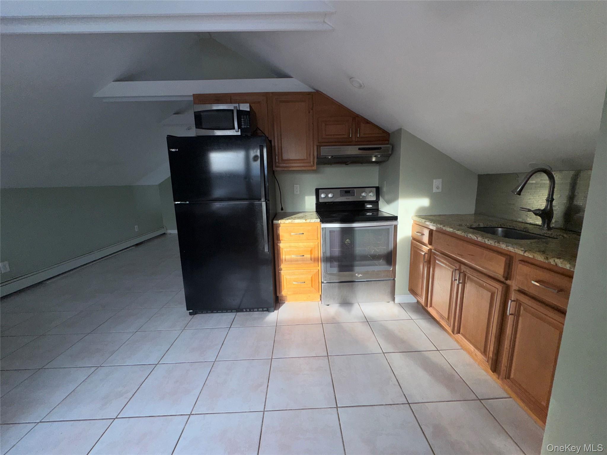 #12 photo, 25 Gardners Lane, سوفولك Hampton Bays , NY 11946