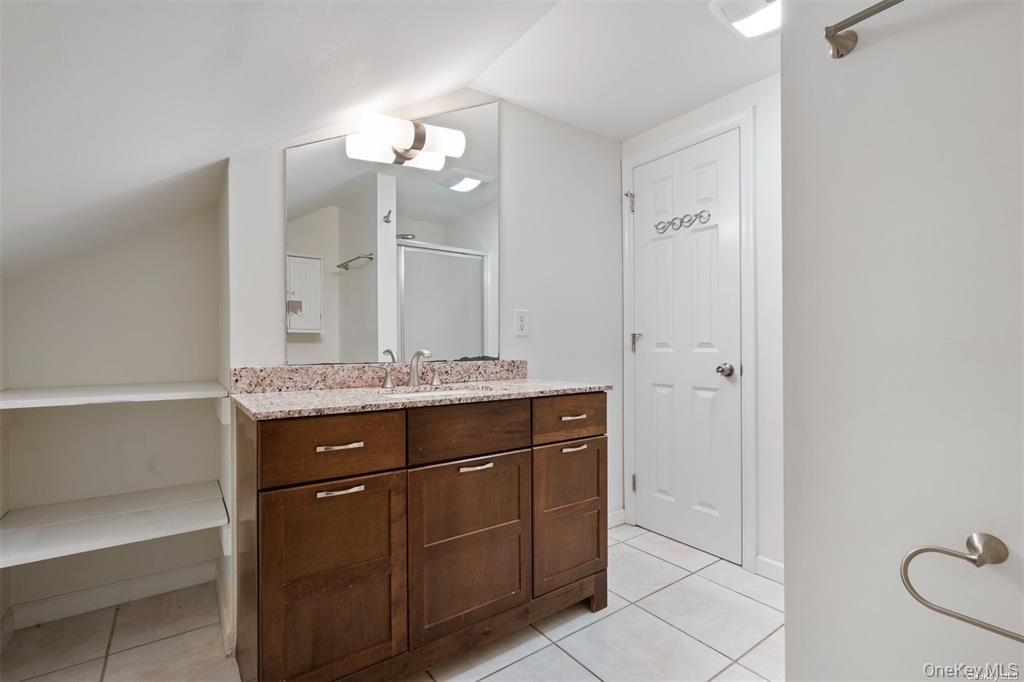 #15 photo, 25 Gardners Lane, سوفولك Hampton Bays , NY 11946