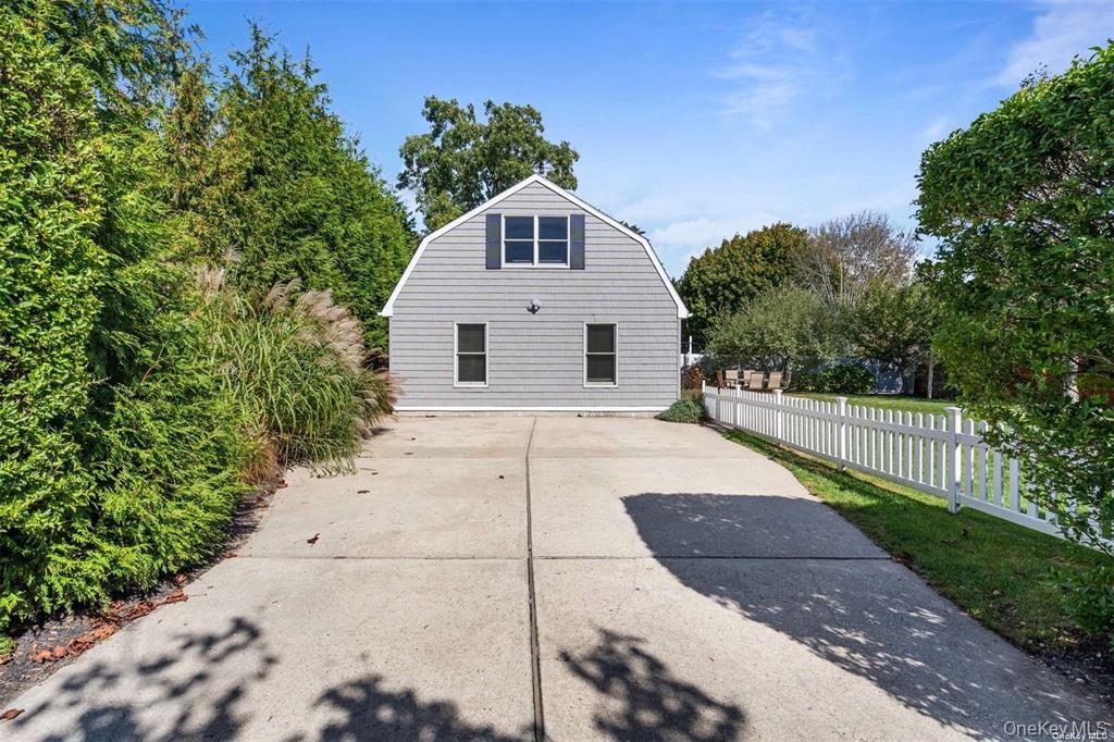 #2 photo, 25 Gardners Lane, سوفولك Hampton Bays , NY 11946