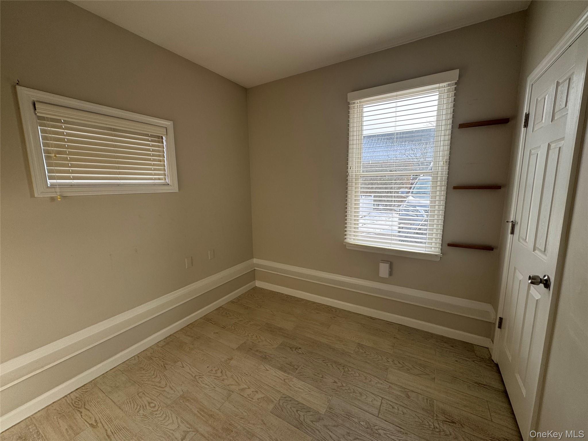 #7 photo, 25 Gardners Lane, سوفولك Hampton Bays , NY 11946