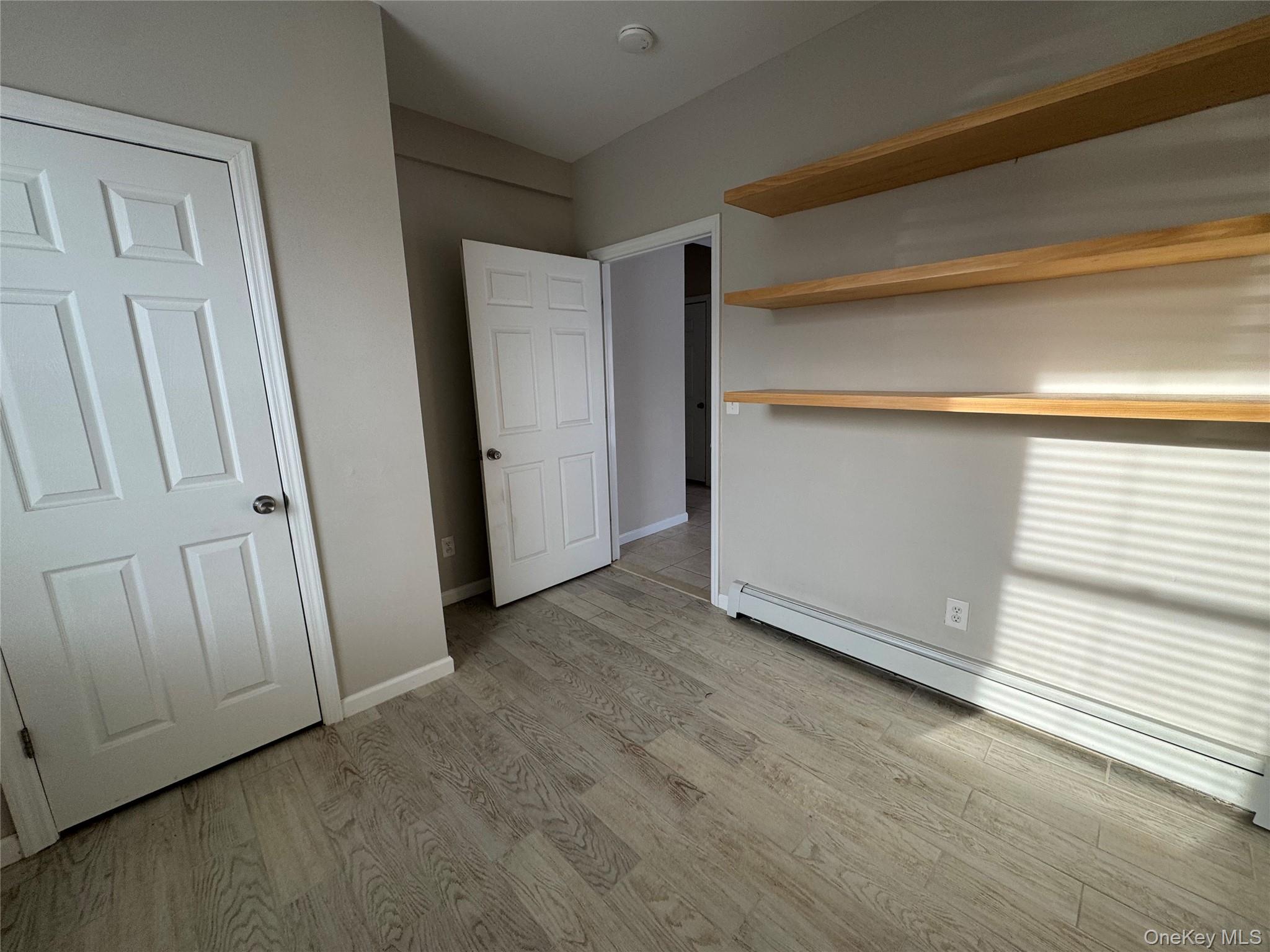 #8 photo, 25 Gardners Lane, سوفولك Hampton Bays , NY 11946