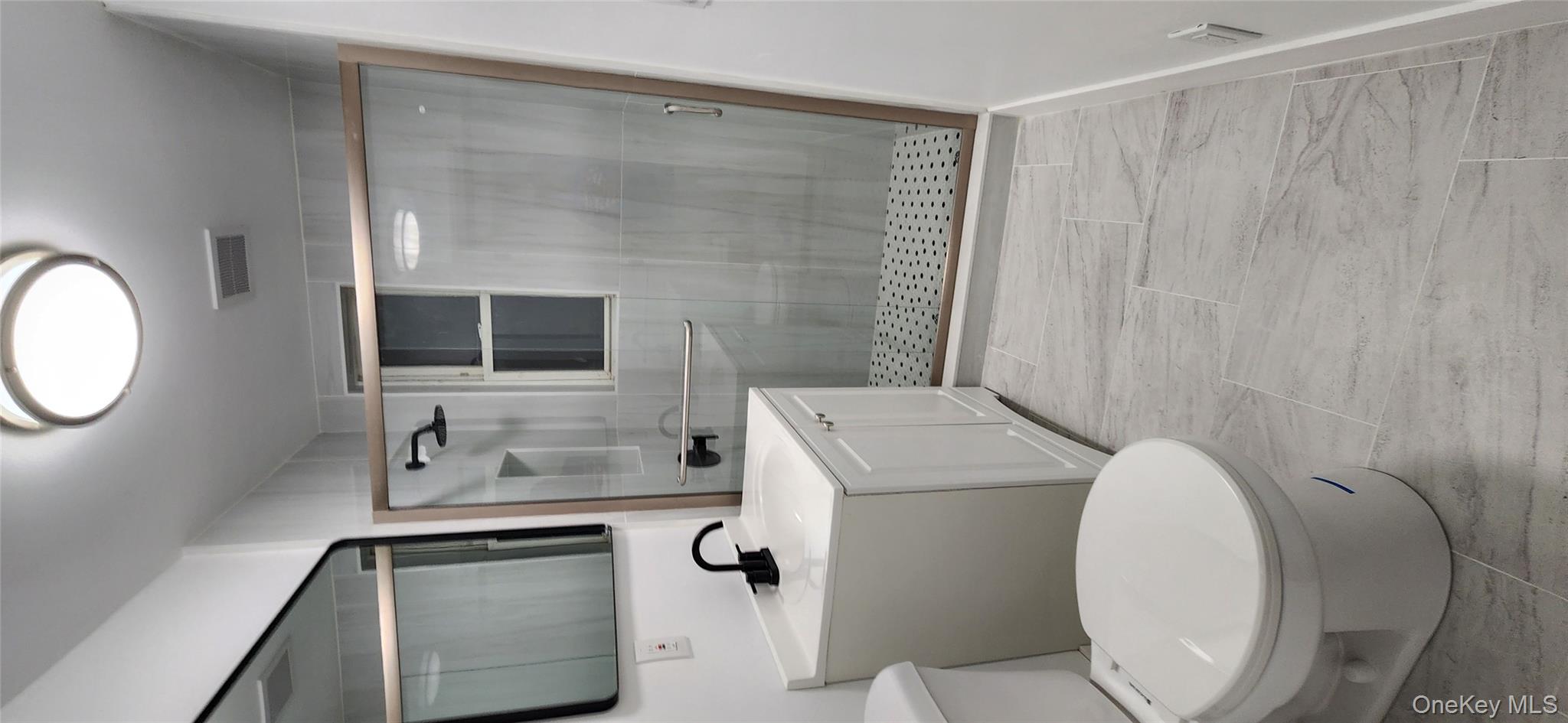 #10 photo, 89-25 209 Street, Queens Village , NY 11427