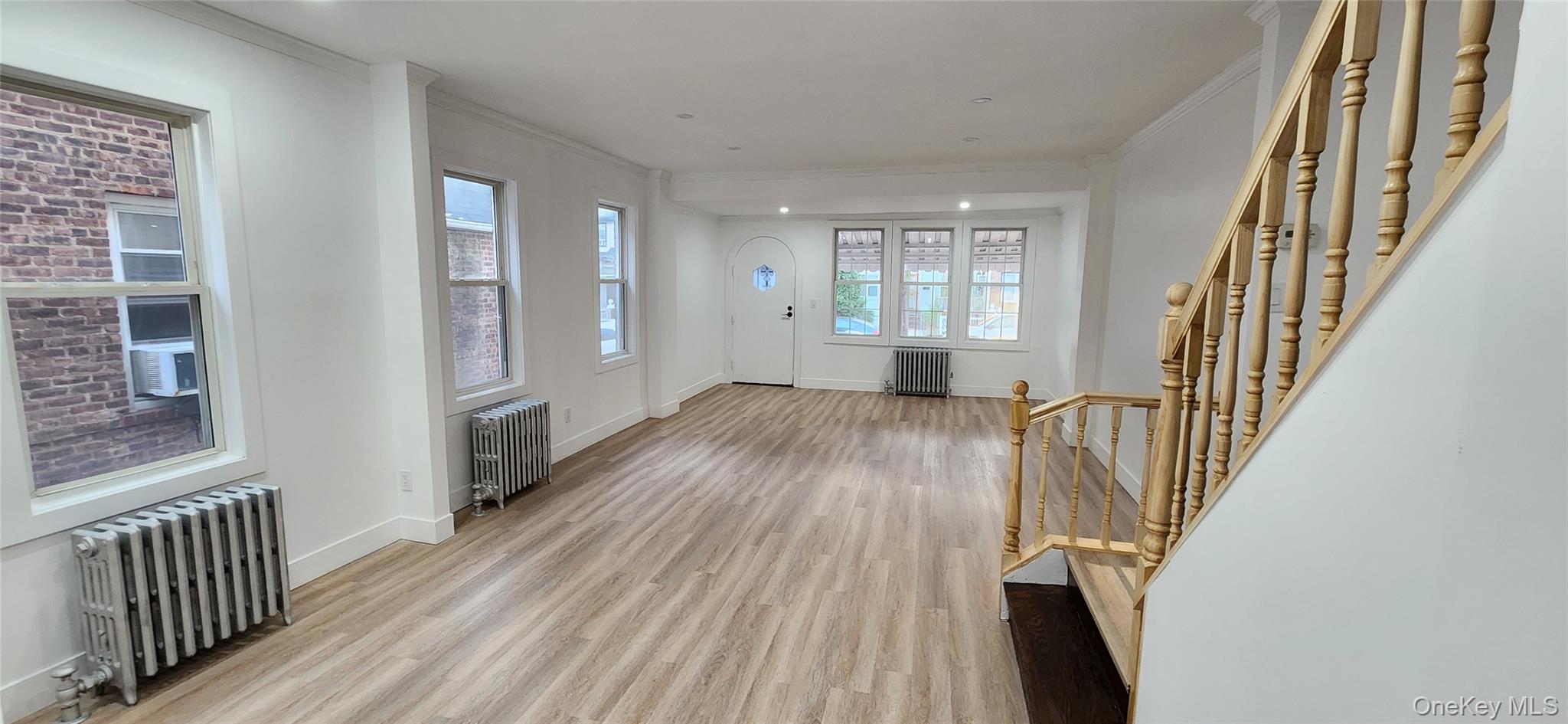 #8 photo, 89-25 209 Street, Queens Village , NY 11427