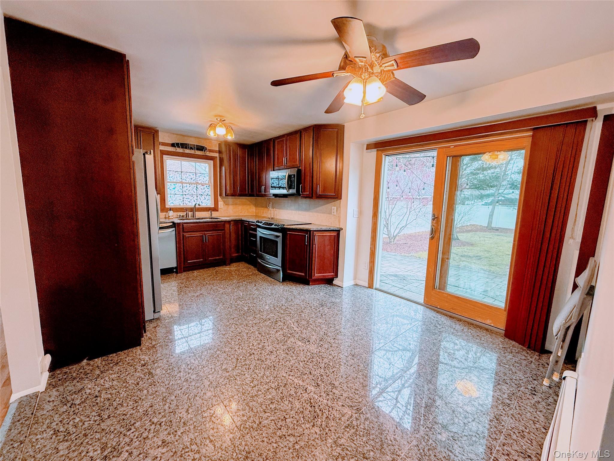 #9 photo, 7 Grange Street, Huntington , NY 11743