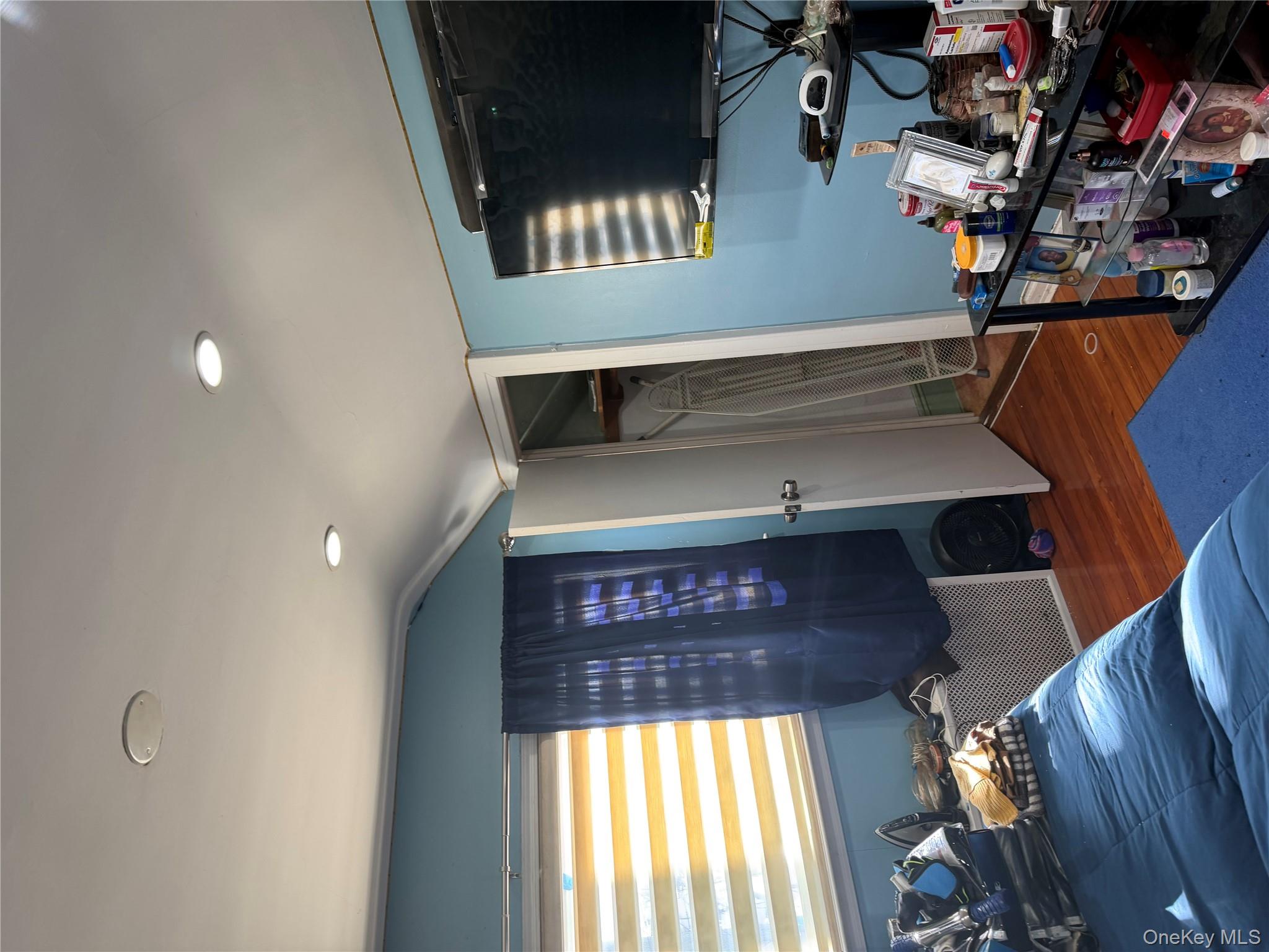 #13 photo, 24301 130th Avenue, Rosedale , NY 11422