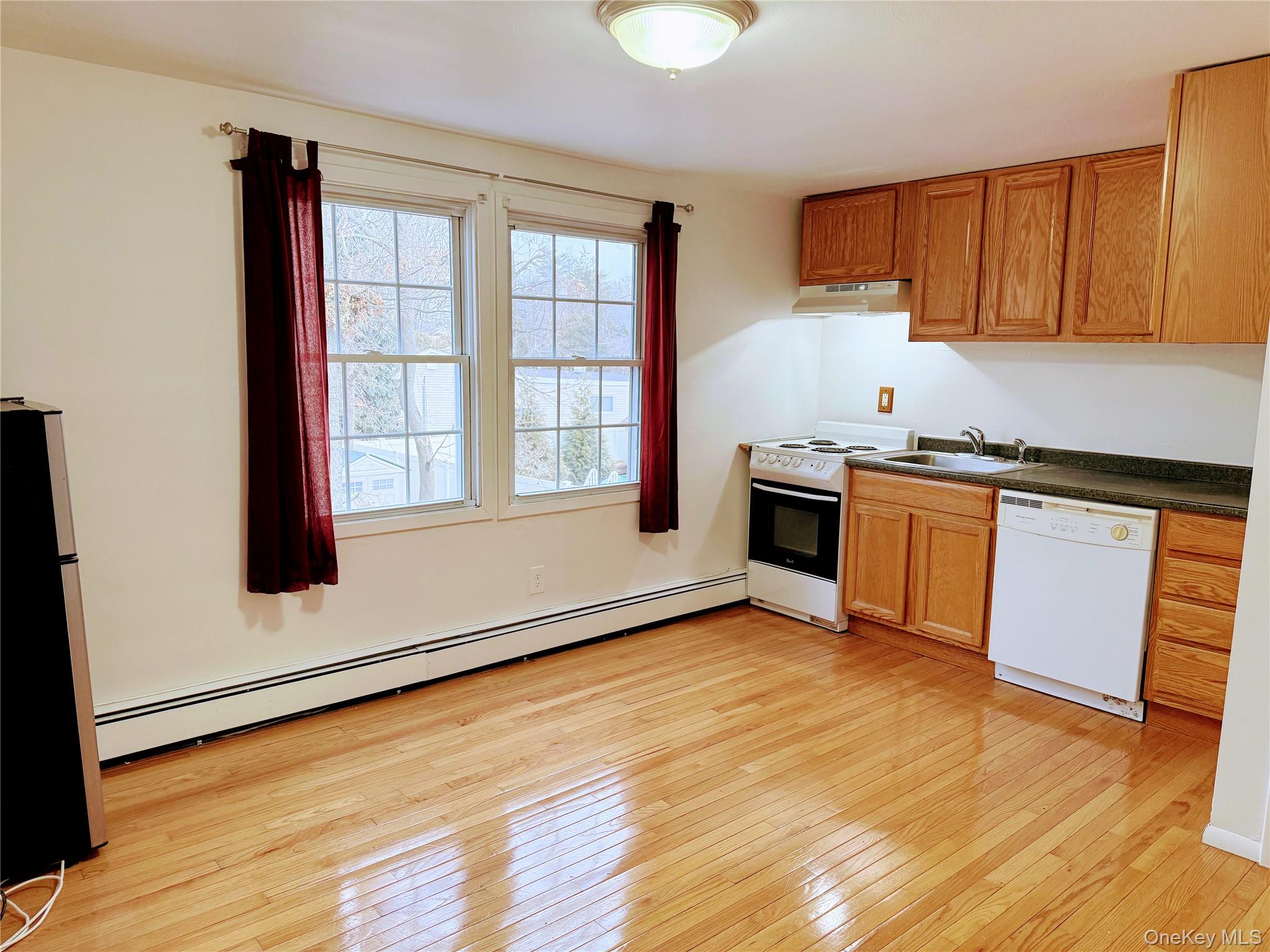 #4 photo, 7 Grange Street, Huntington , NY 11743